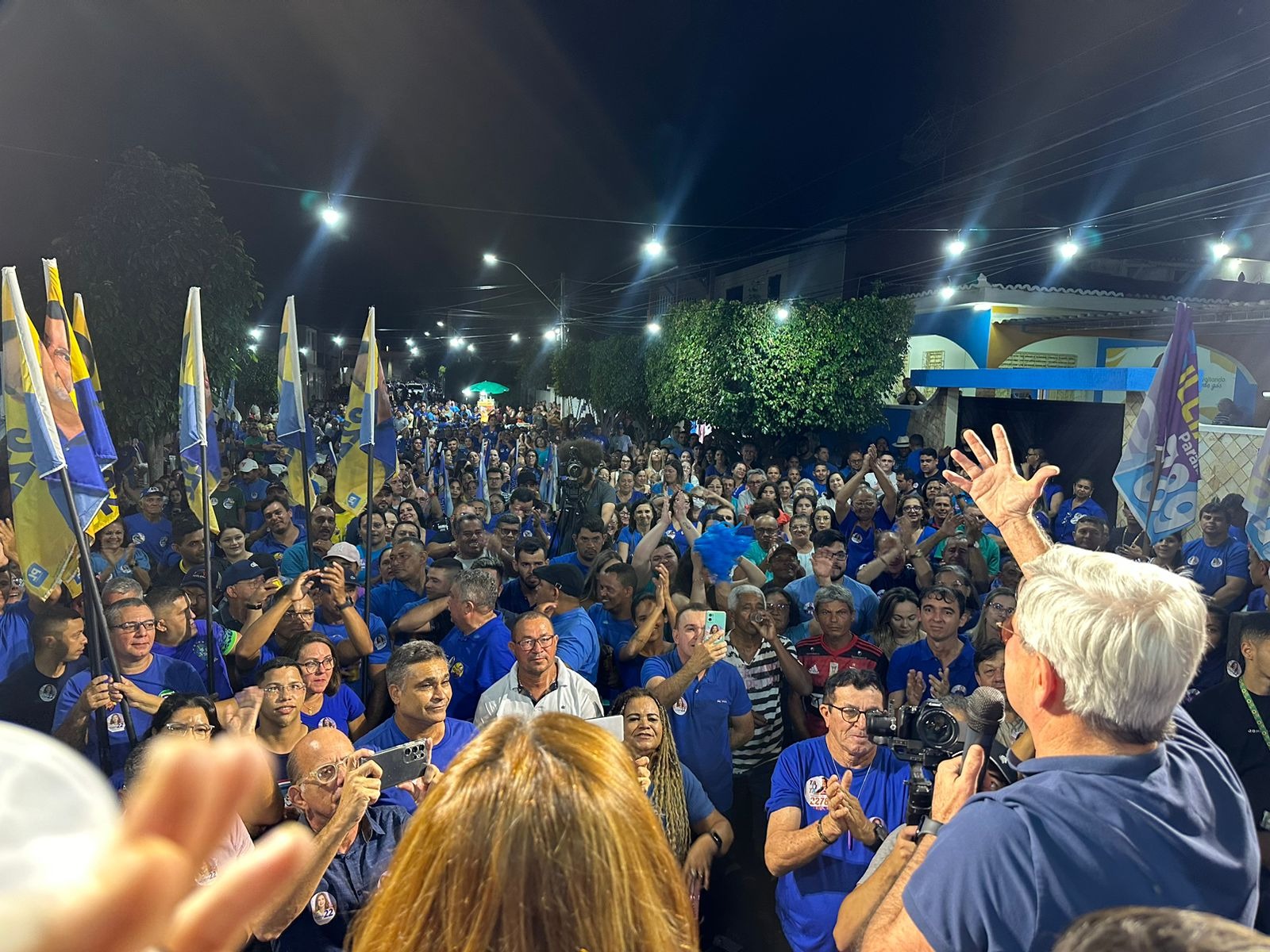 Santa Cruz: Grande comício marca a largada da campanha de Dra. Fernanda, que promete dar atenção especial a autistas e...