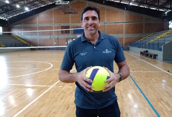 Medalhista olímpico de vôlei sofre acidente de carro em SC