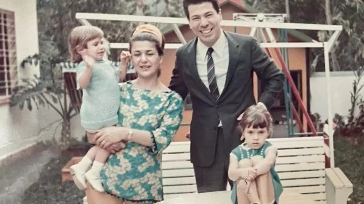 Relação em segredo e adoção: quem foi Cidinha, 1ª mulher de Silvio Santos