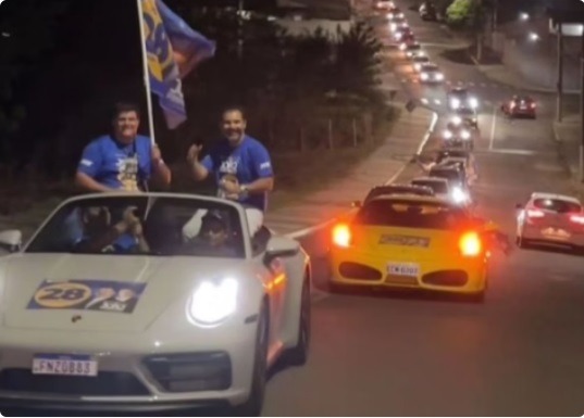 Candidato mais rico do Brasil faz carreata com helicóptero e Porsche