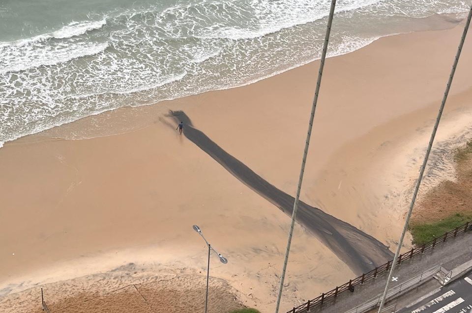 “Língua negra” volta a aparecer na praia de Areia Preta; veja imagem