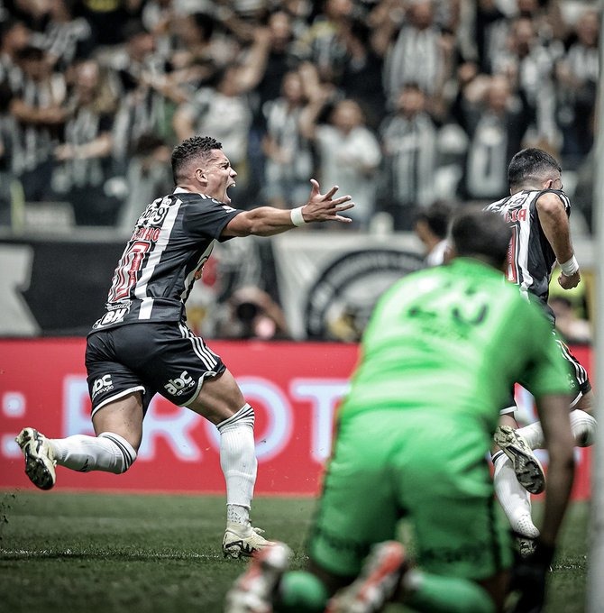 Atlético-MG supera San Lorenzo, gás de pimenta e pega Flu na Libertadores; veja os gols