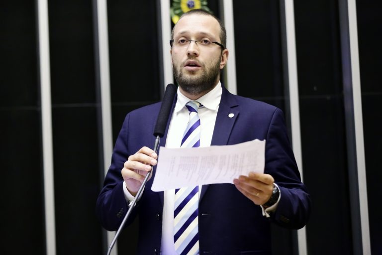 Líder da oposição será relator da PEC que limita os poderes do STF
