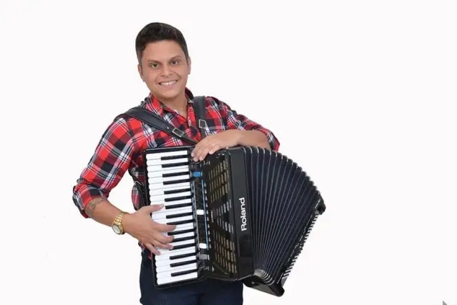 Filho do cantor Flávio José morre após acidente na Paraíba