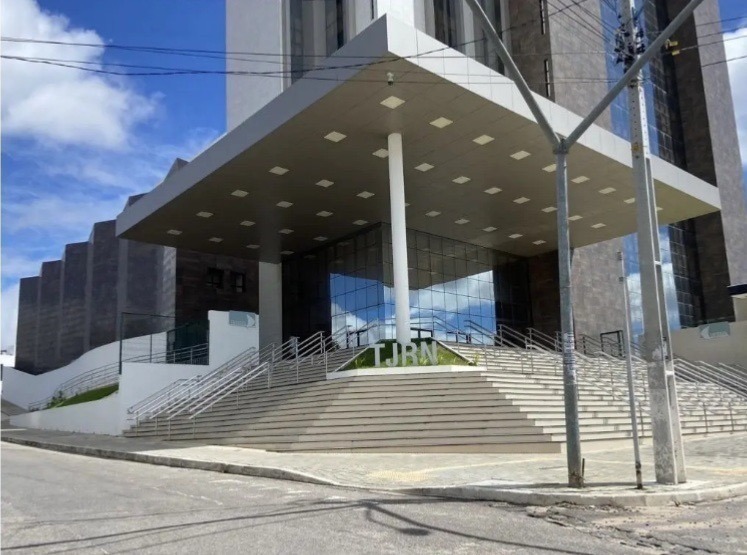 Justiça mantém condenação a ex-prefeito, ex-tesoureira e empresa por desvio de recursos públicos no RN