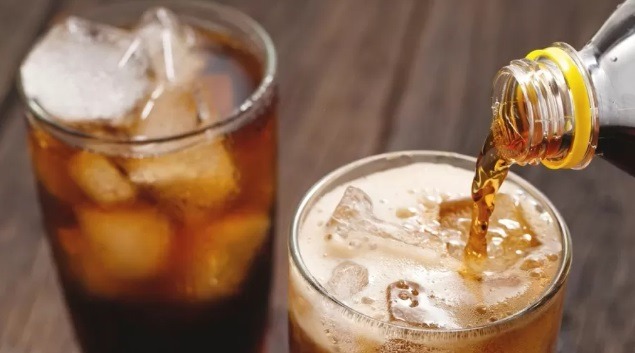 'Ricas em açúcar': quais bebidas podem aumentar a gordura no fígado?