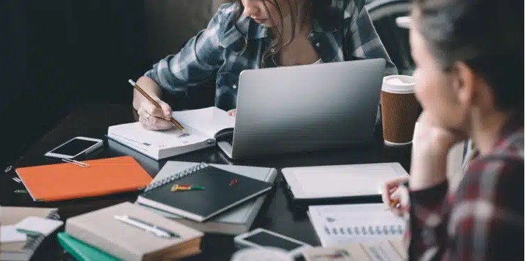 Guia completo para concursos: aprenda técnicas de gerenciamento de tempo para estudar de forma inteligente