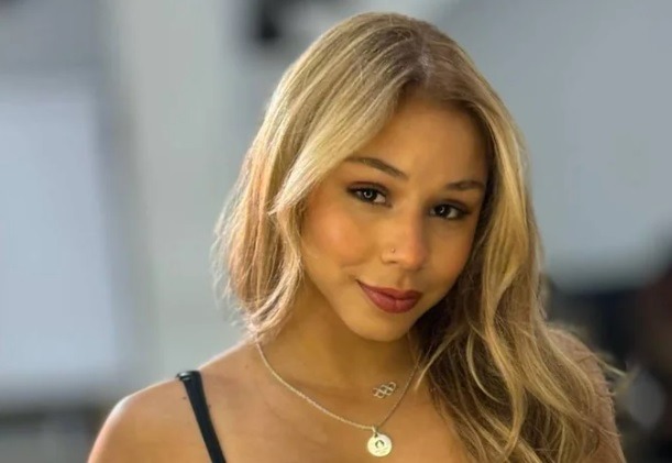 Perfil de Flávia Saraiva no Tinder viraliza e causa alvoroço: veja