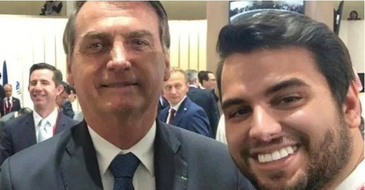 Moraes censura entrevista da Folha com ex-assessor de Bolsonaro