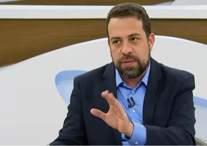 Boulos diz que linguagem neutra em Hino Nacional foi “absurdo”