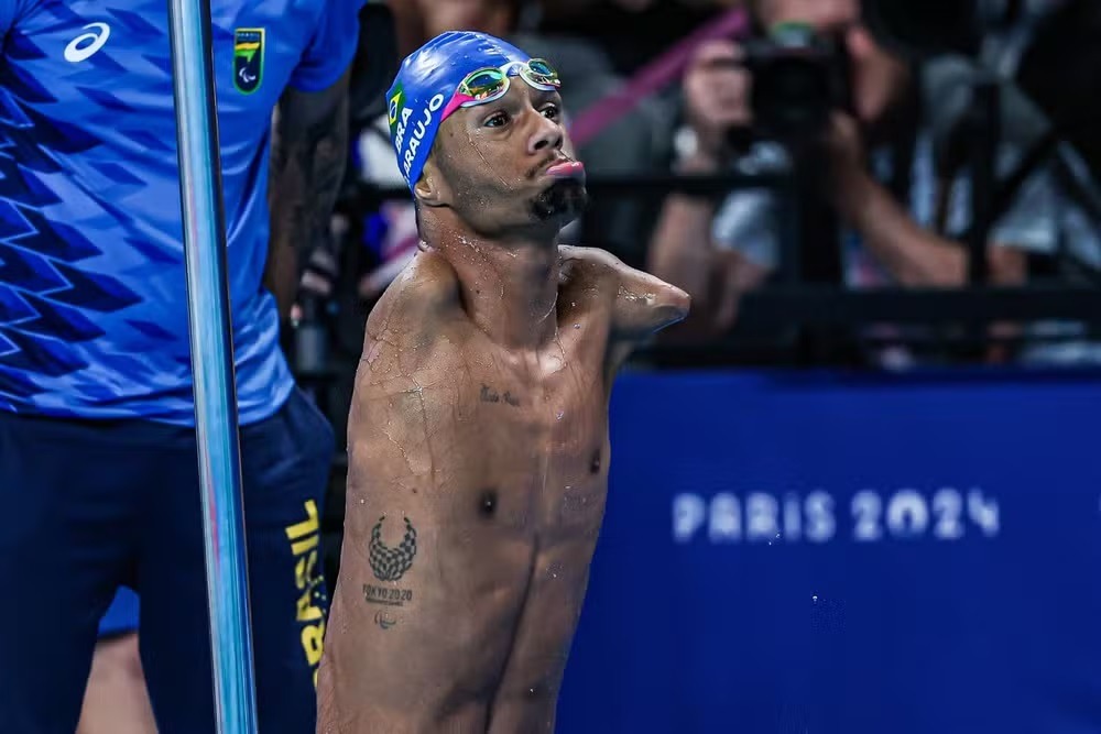 Nadador Gabriel Araújo conquista 1º ouro do Brasil na Paralimpíada