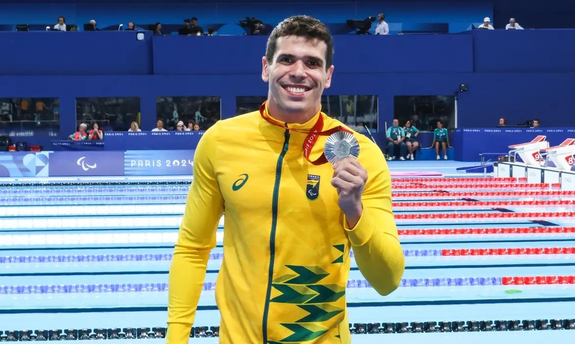 Phelipe Rodrigues conquista prata para Brasil nos 50 metros livre