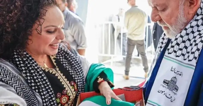 Lula veste lenço palestino com frase usada pelo Hamas