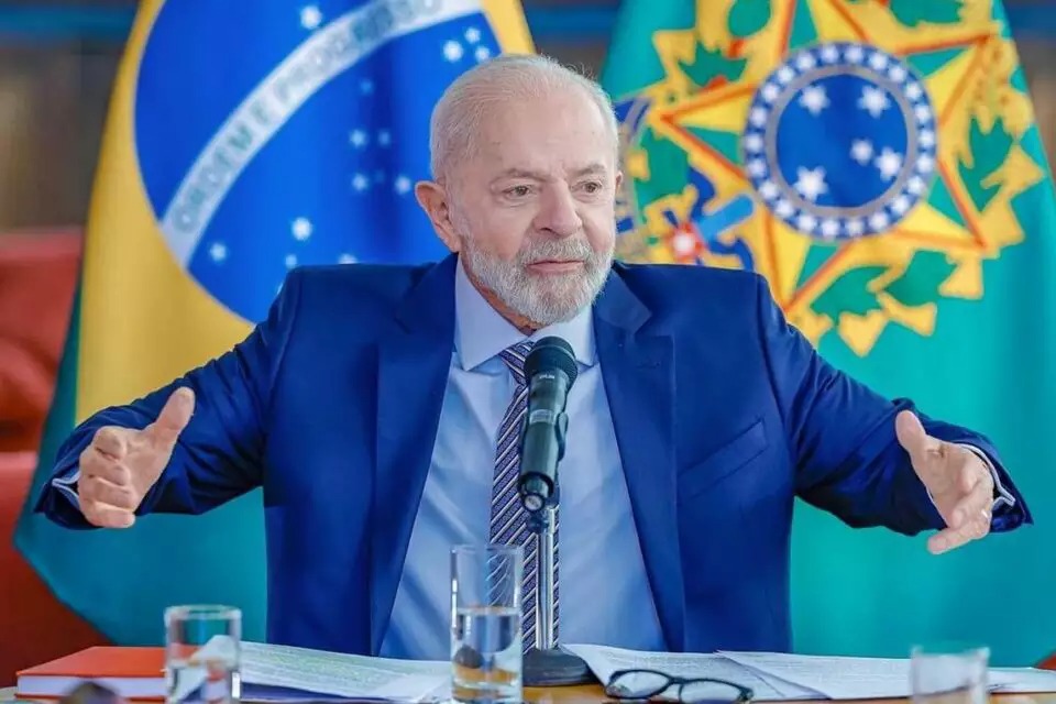 Gastos trilionários do governo Lula sinalizam desastre