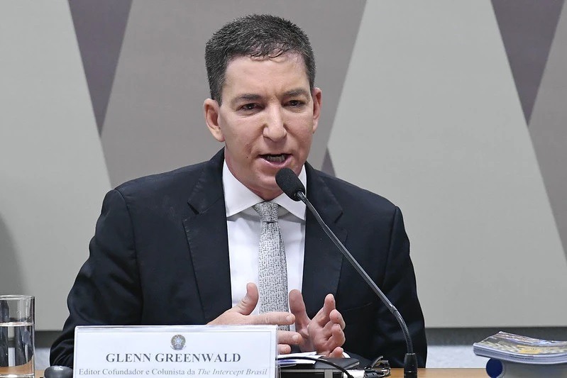 Glenn exibe posts que o PT fez em 2017 contra Moraes e censura