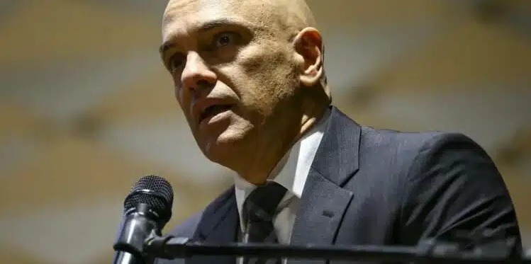 Alexandre de Moraes ordena exclusão de contas em rede social rival do X