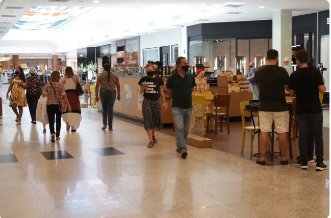 Feriado da Independência modifica horário do comércio em Natal; confira