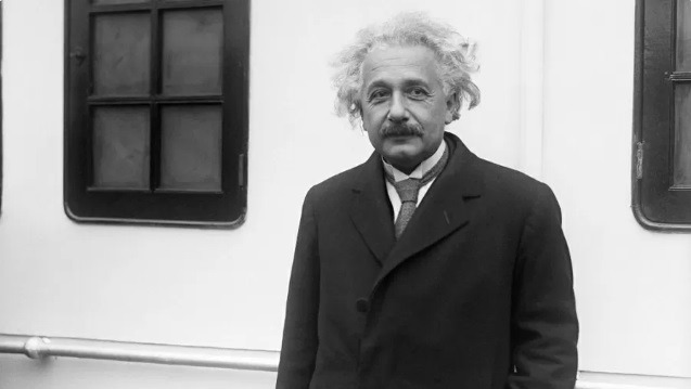 Teoria do segredo da felicidade foi deixada em mensagem por Albert Einstein