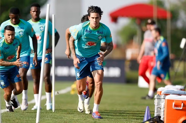Flamengo prepara pedido de indenização à Fifa por lesão de Pedro na seleção