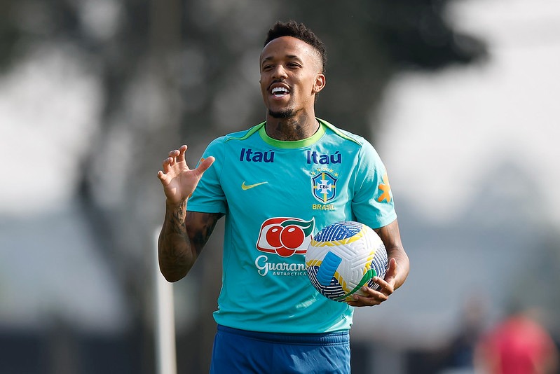Zagueiro sofre lesão muscular e é cortado da Seleção Brasileira