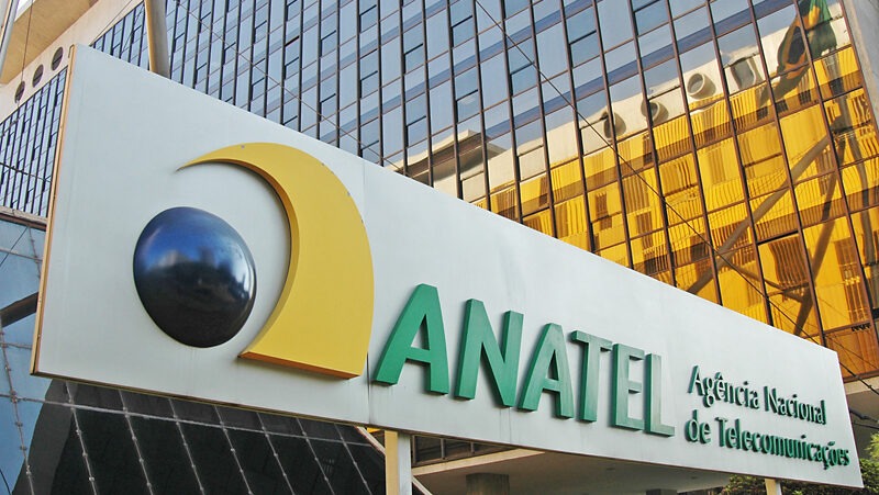 Agência dos EUA critica Anatel por suspensão do X e pede reunião