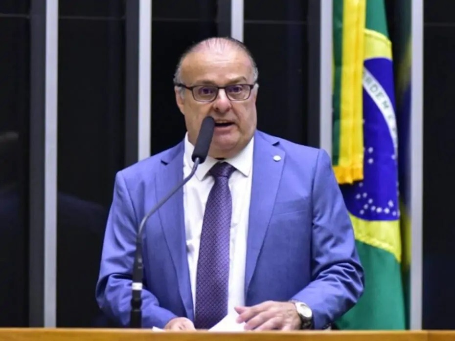 ‘Perdemos 100 mil habitantes por conta do atraso que ele fez Natal passar’, diz Paulinho sobre Carlos