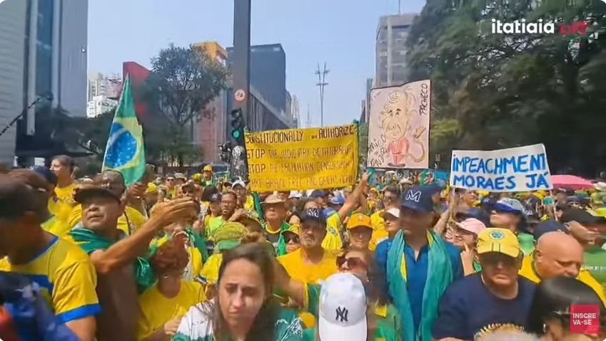 VÍDEO: Multidão pede impeachment de Moraes em ato na Paulista com Bolsonaro; ASSISTA