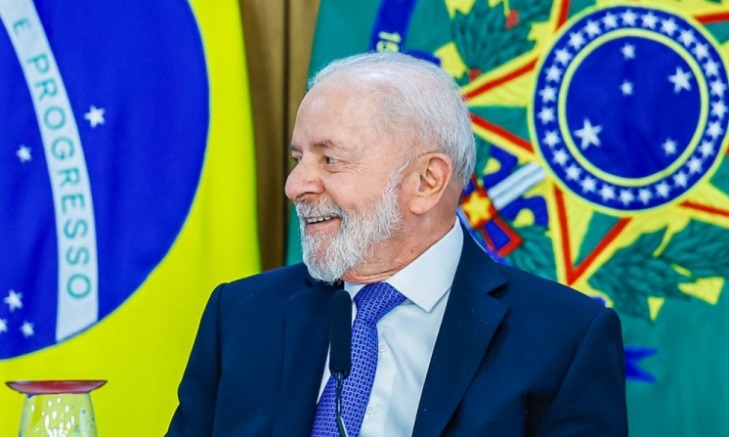 VÍDEO: Em jogo da seleção, torcedores xingam Lula: "Ladrão"; ASSISTA
