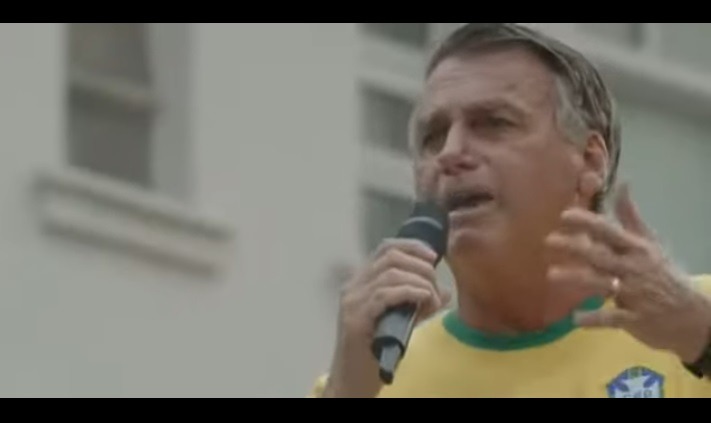 VÍDEO: “Espero que o Senado bote um freio em Alexandre de Moraes, esse ditador”, diz Bolsonaro em ato na Paulista