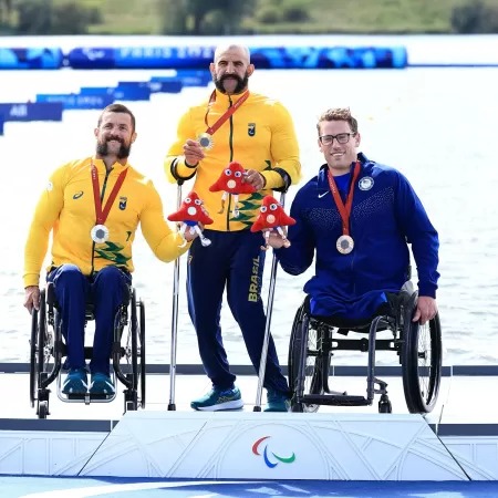 Brasil bate recorde de ouros e festeja a melhor campanha paralímpica
