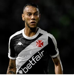 Volante do Vasco é assaltado com fuzil no Rio: 'Levaram até meu chinelo'