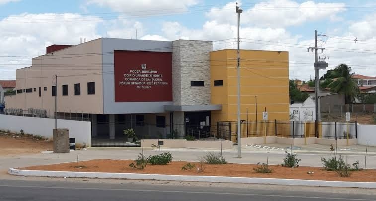 Justiça determina que influencer digital do RN não realize novas enquetes sob pena de multa de R$ 50 mil