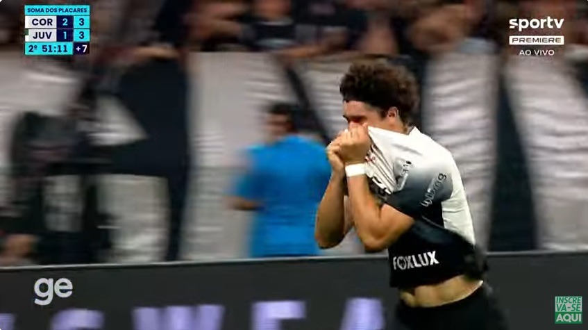 Com Depay na torcida, Corinthians marca nos acréscimos e elimina o Juventude; veja os gols