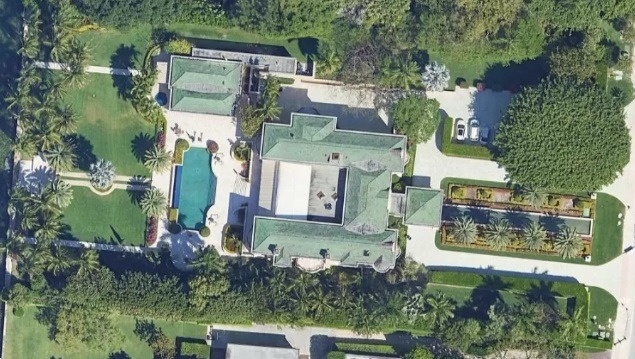 Brasileiro vende casa para Bezos sem saber e processa corretor, diz jornal