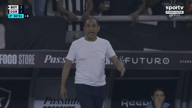 Ramón Díaz pede desculpa após ser expulso por agredir gandula: 'Tensão grande'