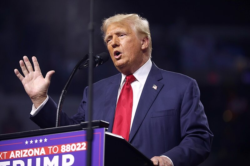 Donald Trump está seguro após tiros em sua vizinhança, diz campanha