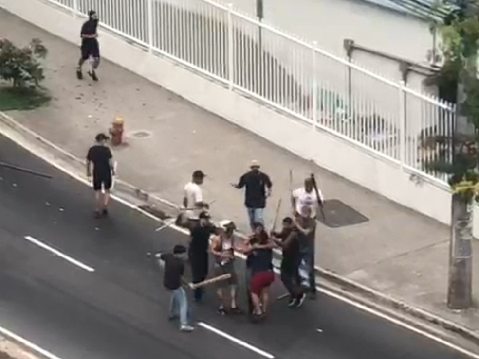 Em dia de Flamengo e Vasco, RJ tem presos e baleados em confrontos de torcedores e ataques