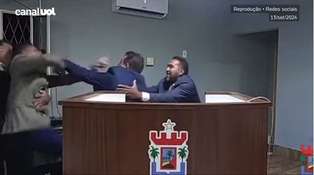 VÍDEO: Sessão termina em xingamentos e pancadaria em câmara de vereadores no Piauí