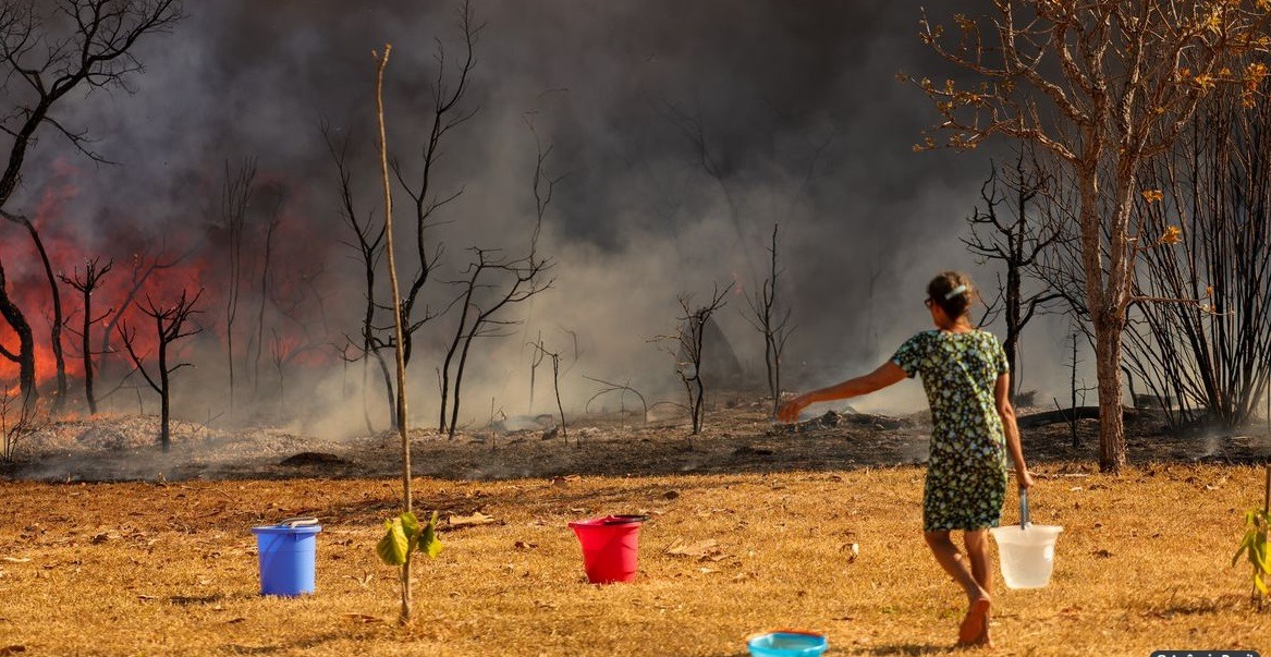PF abre inquérito para investigar incêndio em Brasília