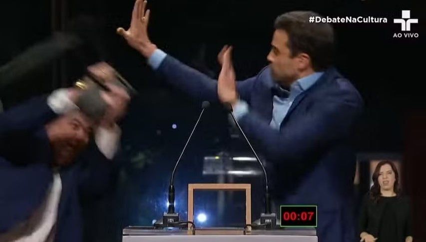 Após cadeirada, campanha de Marçal quer impedir participação de Datena em outros debates