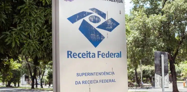Leilão da receita federal oferece iPhones a partir de R$ 1,4 mil