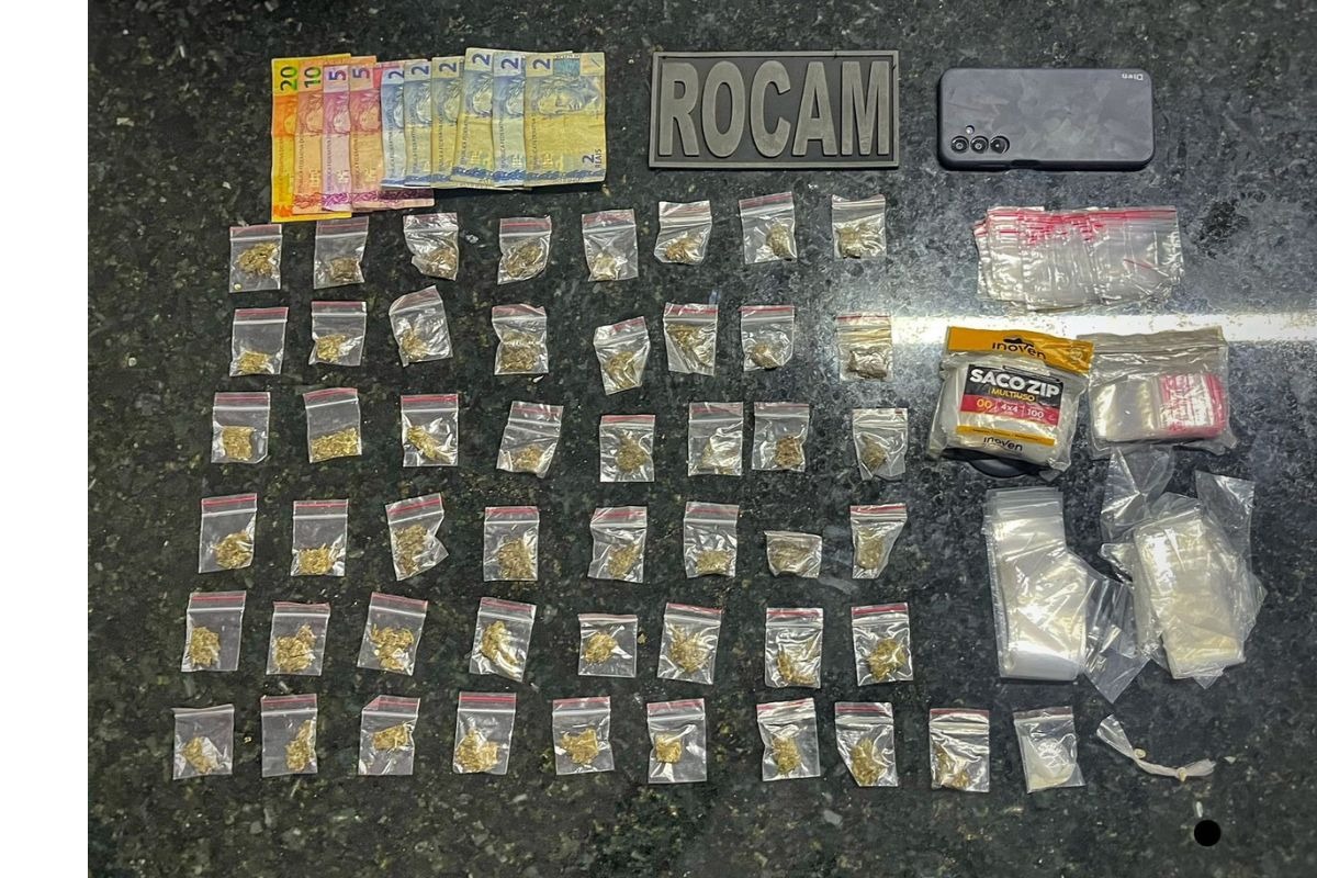 ROCAM prende suspeito de tráfico de drogas na zona Oeste de Natal