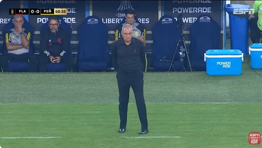 Flamengo joga mal, Tite é xingado, e Peñarol sai na frente na Libertadores; veja lances