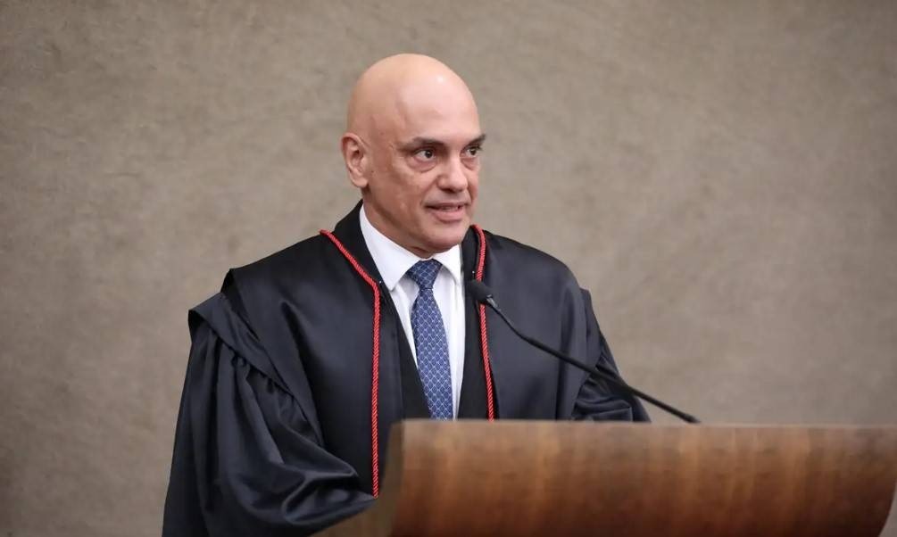 Moraes pede comprovação de novos representantes do X no Brasil