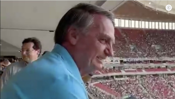Bolsonaro assiste a jogo entre Vasco e Palmeiras em Brasília