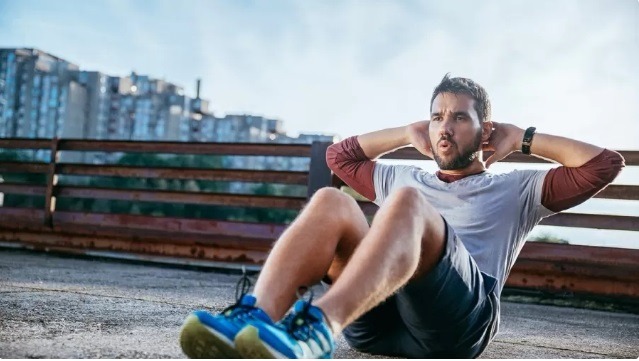 8 exercícios para você detonar a gordura e definir o corpo sem academia