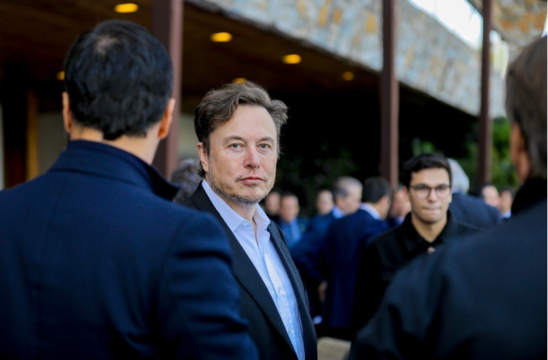 Idosa de 79 anos acredita estar namorando Elon Musk e cai em golpe