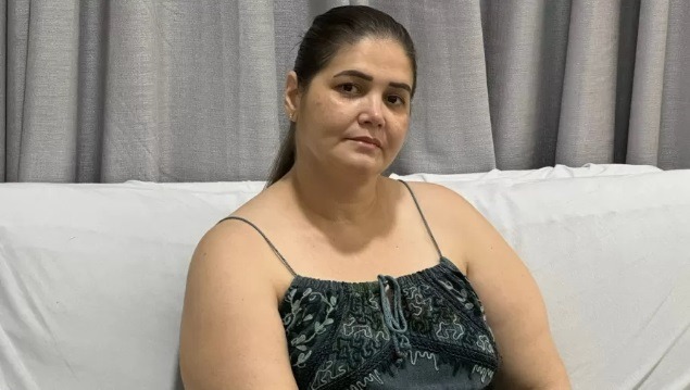 'Sinto como se tivesse uma furadeira no meu crânio; não vivo, só sobrevivo'