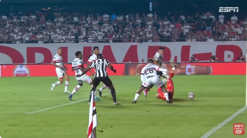 Botafogo vence São Paulo em pênaltis dramáticos e vai à semi após 51 anos; veja os gols