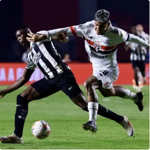 Atacante Luiz Henrique passa mal após classificação do Botafogo e vai para hospital